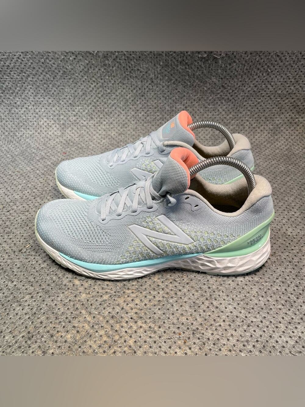 New Balance Fresh Foam X 880 Grey Running Shoes Size 8 Women’s